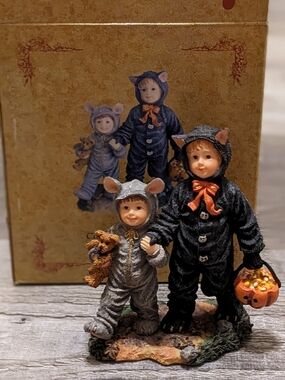 Halloween Children Figurine Decor - Black and Gray Costumes
